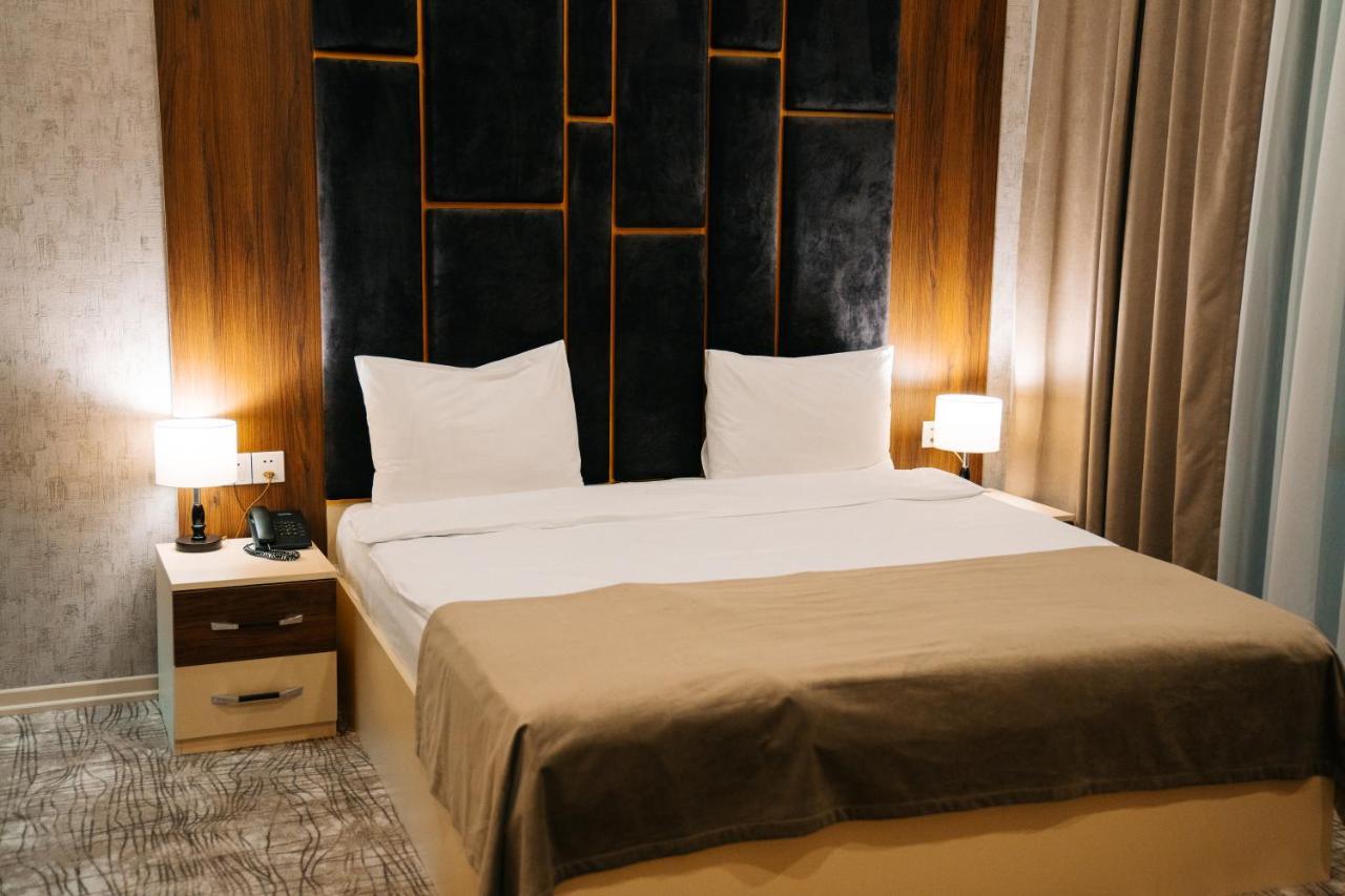 The Clocktower Hotel Baky Esterno foto